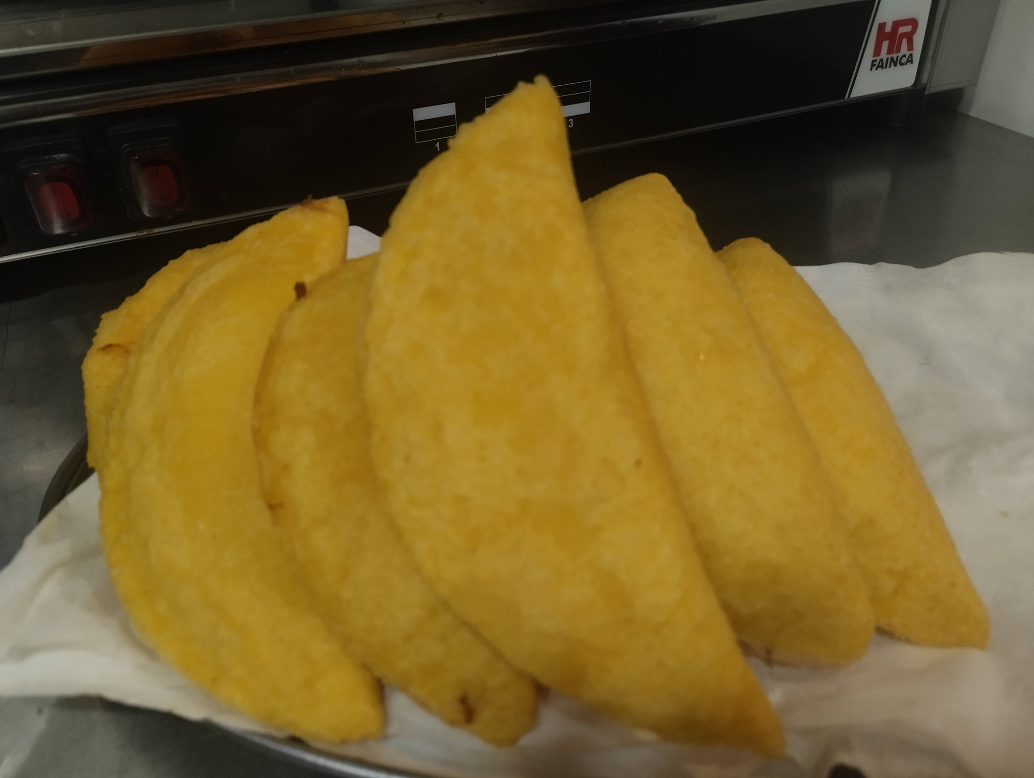 empanadas colombianas en Mairena del Aljarafe - lacosteña.com